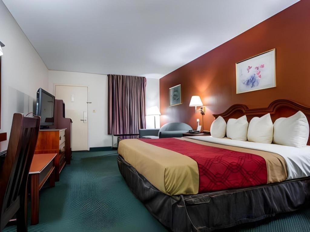 Econo Lodge South Garner Exteriér fotografie